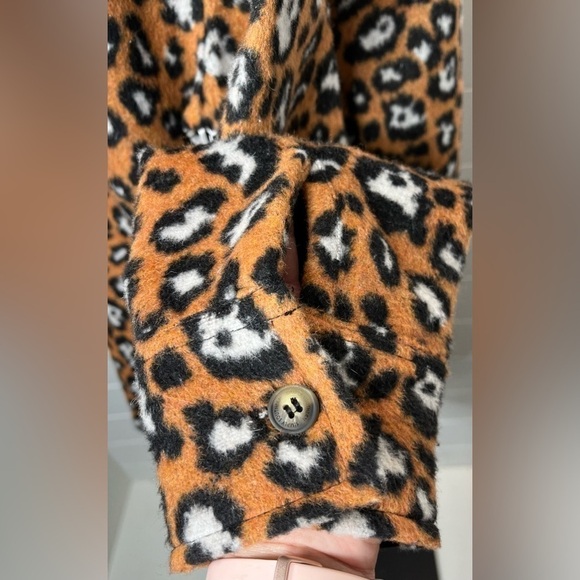 Simply Southern Shacket Womens XL Leopard Print Fuzzy Pockets Poly Versatile - Picture 6 of 15